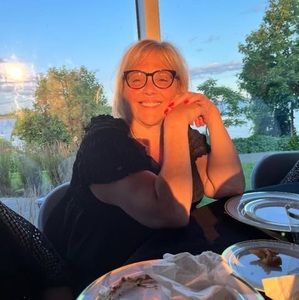 Meet your Posher, Elana